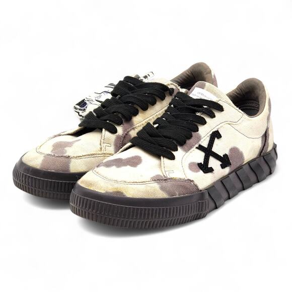 Off-White Vulcanized Arrows Canvas Low Sneakers Camo Black EU 41 US 8 - Preowned